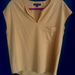 Elegant bright mustard one pocket Women's Top 💕